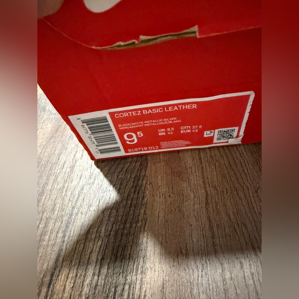 Nike Cortez Size 9.5 - Picture 3 of 3